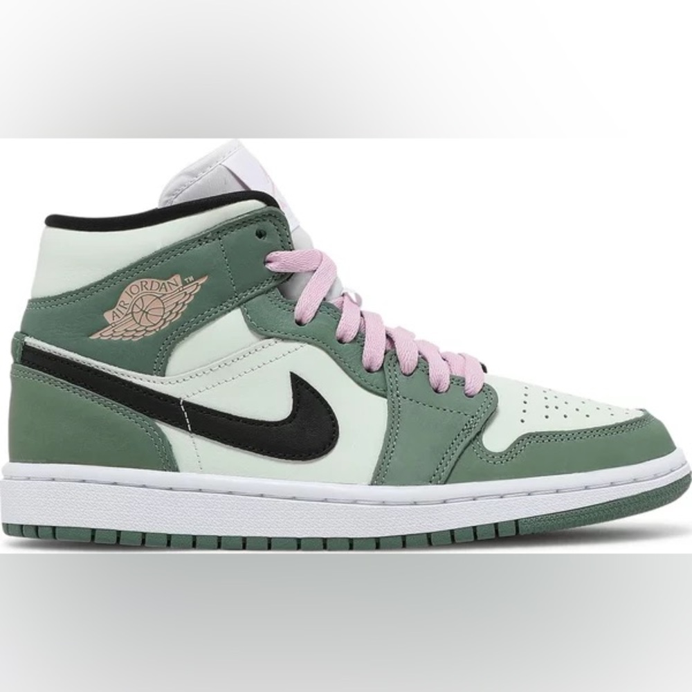 Women’s Dutch Green Jordan’s Size 6